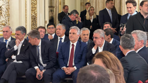Rolando Figueroa participó del acto formal en Buenos Aires. Rolando Figueroa participó del acto formal en Buenos Aires.