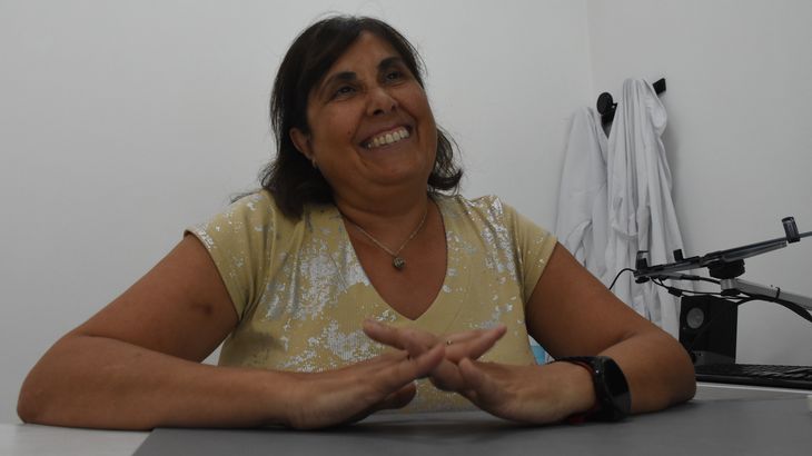 La sonrisa de Soraya Bellini refleja la pasión con la que, tras más de 30 años, sigue liderando la analítica en CIATI.