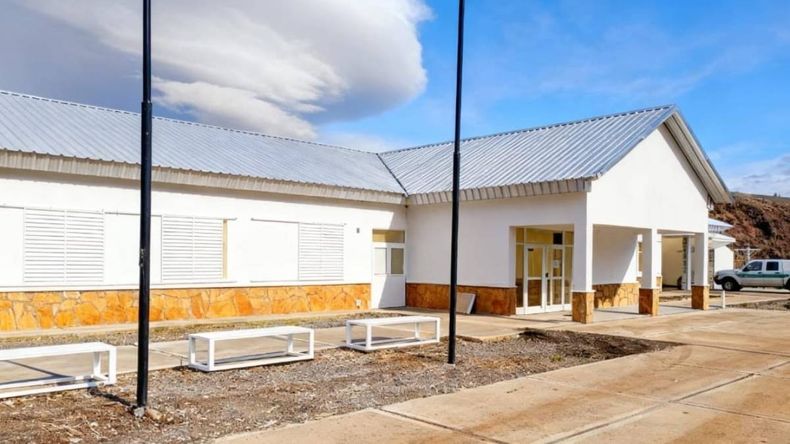 Miedo y misterio en Huinganco: un encapuchado atacó a una enfermera en el centro de salud | LM Neuquen Miedo y misterio en Huinganco: un encapuchado atacó a una enfermera en el centro de salud