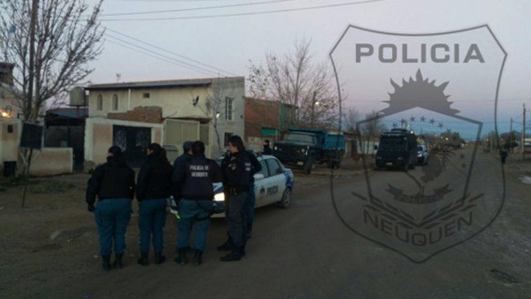 Atacaron a la Policía con tumberas y los detuvieron