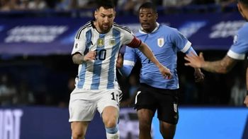el piropo de lionel messi a un jugador uruguayo tras la caida en la bombonera el piropo de lionel messi a un jugador uruguayo tras la caida en la bombonera
