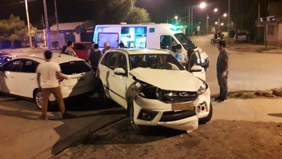 Tres heridos en violento choque en San Lorenzo Norte