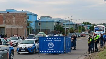 La fiscalía investiga el incidente de esta tarde como un presunto suicidio. La fiscalía investiga el incidente de esta tarde como un presunto suicidio.