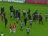 La paliza que le dieron los jugadores a los árbitros en las semifinales de la liga tucumana
