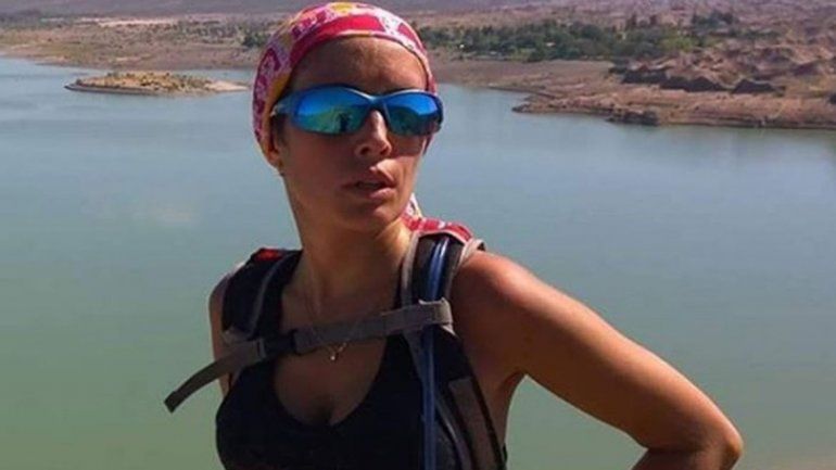 Por el viento, cayó al vacío y perdió la vida