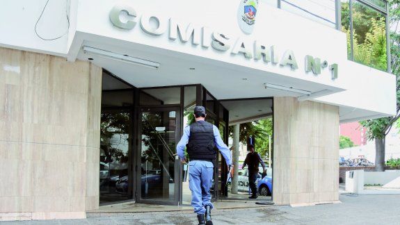 Delincuentes se alzaron con un millonario botín de una casa del Alto neuquino.