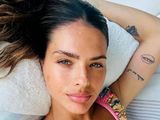 La China Suárezmarca tendencia con un peinado semi recogido súper chic