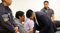 El abogado Alfredo Cury junto a Marcos Osuna, uno de los imputados de la causa. Era el tercero en la línea de mando de la dirección de Planes Sociales.