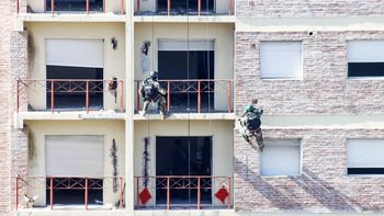 asi fueron las pruebas que tuvieron que superar en el operativo de la uespo en un edificio del centro