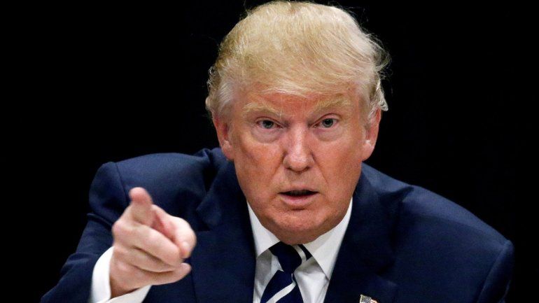 El presidente de EE.UU. atacó al ex director del FBI y a la prensa.