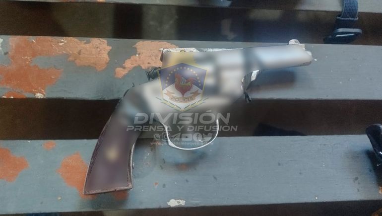 Asaltaron a un vecino y les cayó la Policía: tenían armas de fuego y chalecos antibalas