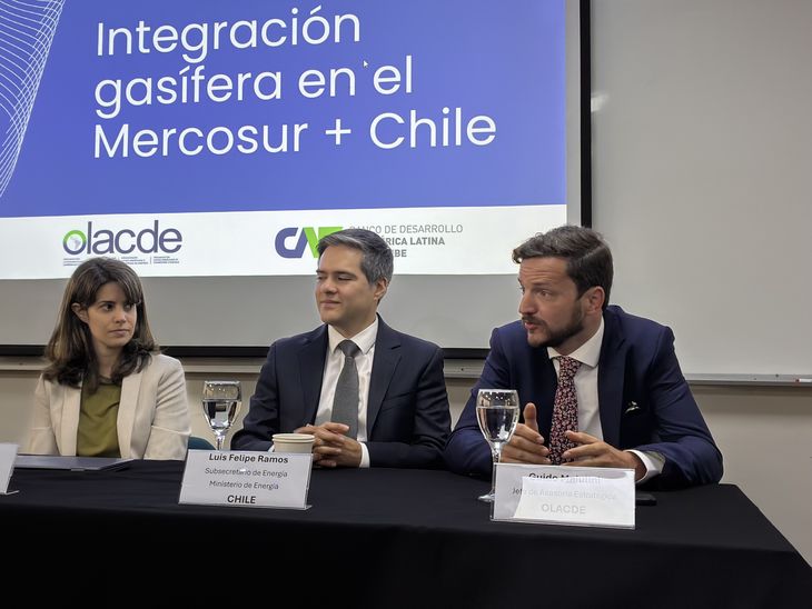 Maiulini, Ramos y Pedreira explican el nuevo modelo regional de transporte de gas Maiulini, Ramos y Pedreira explican el nuevo modelo regional de transporte de gas