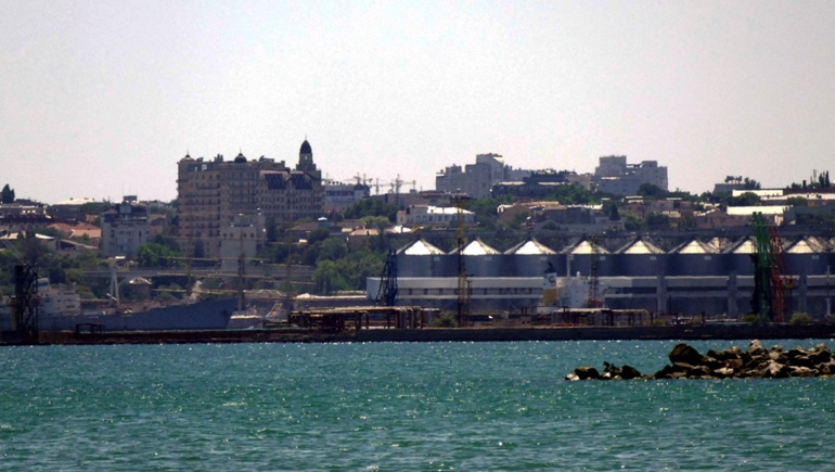 Rusia incumplió el acuerdo y ya bombardeó un puerto