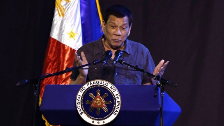 El presidente de Filipinas dijo que fue gay y se curó