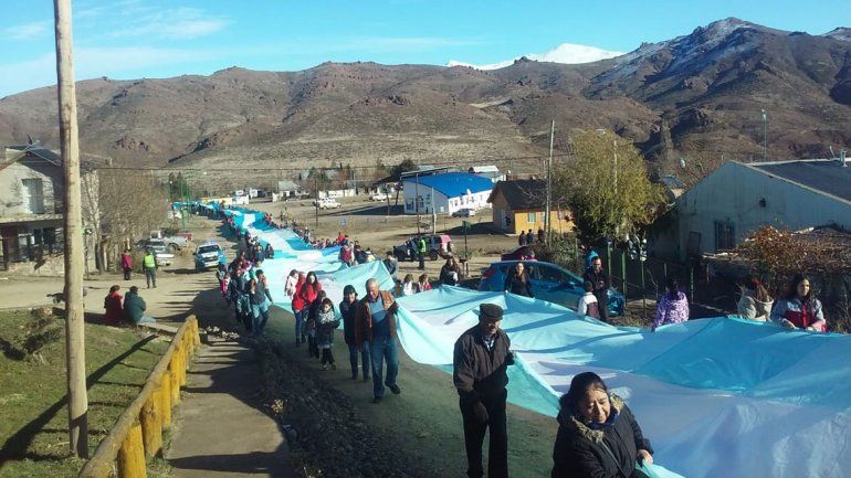 Andacollo desplegó su imponente bandera de 345 metros, la más larga del norte