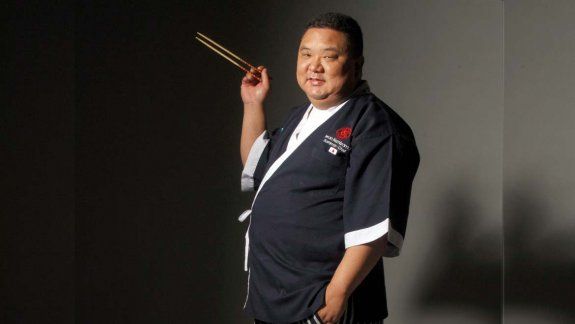 Iwao trae los secretos de la cocina oriental al Saurus Restaurant