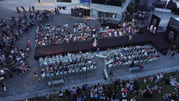 disenadores neuquinos exhibieron sus creaciones ante benito fernandez disenadores neuquinos exhibieron sus creaciones ante benito fernandez