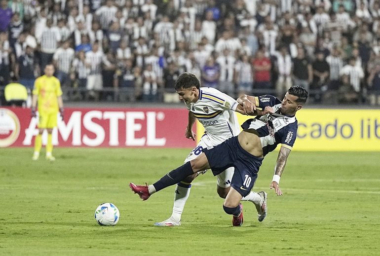 Un Boca paupérrimo perdió con Alianza Lima en Perú