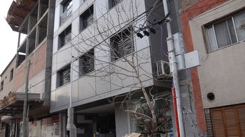 asi no se puede vivir: bronca y malestar en un edificio del centro de neuquen que no tiene luz