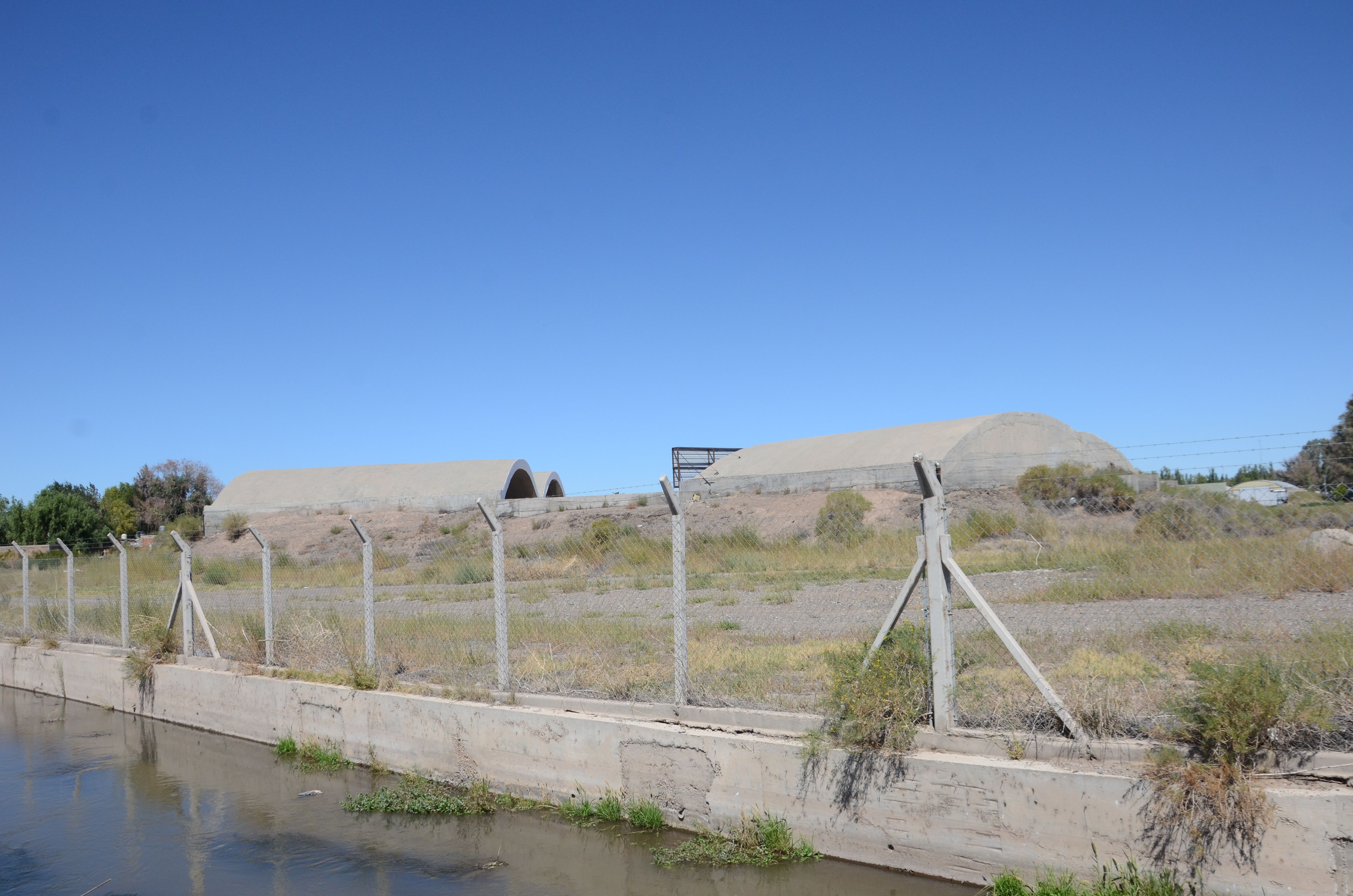 Los hangares abandonados en la ciudad de Neuquén.
