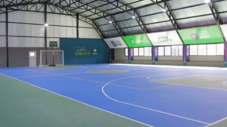 La tragedia generó conmoción entre vecinos, docentes y compañeros del colegio donde el niño de 8 años sufrió el accidente.