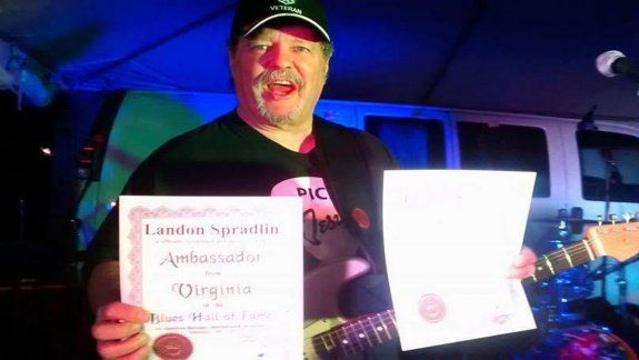 Tildó de histeria masiva a la pandemia y murió de coronavirus
