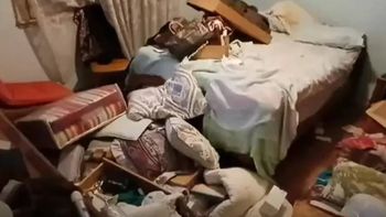 Los delincuentes dieron vuelta el dormitorio de la jubilada. Los delincuentes dieron vuelta el dormitorio de la jubilada.