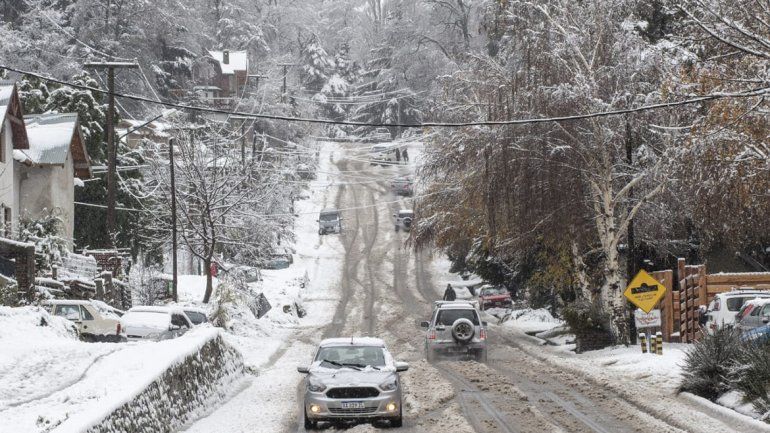 La nieve deja sin luz a varias localidades del interior 