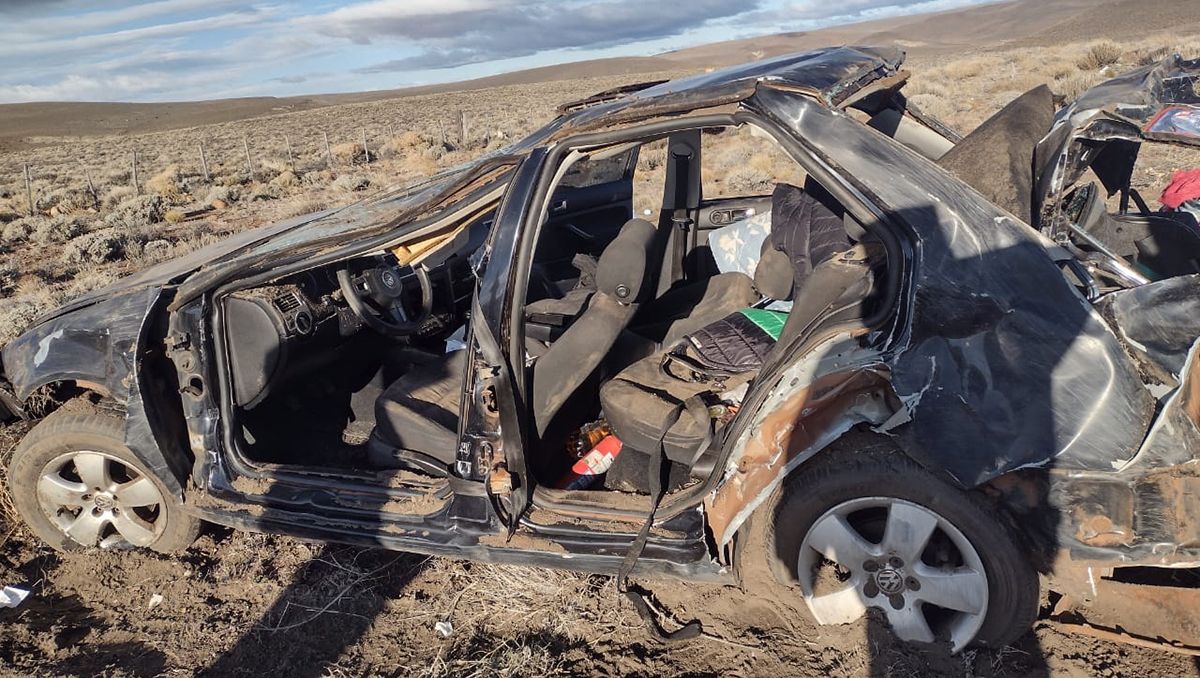 Dos prefectos graves tras un importante vuelco en Ruta 237