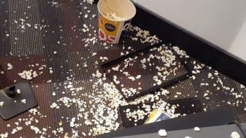 fueron al cine, no les hicieron 2x1 y rompieron todo fueron al cine, no les hicieron 2x1 y rompieron todo