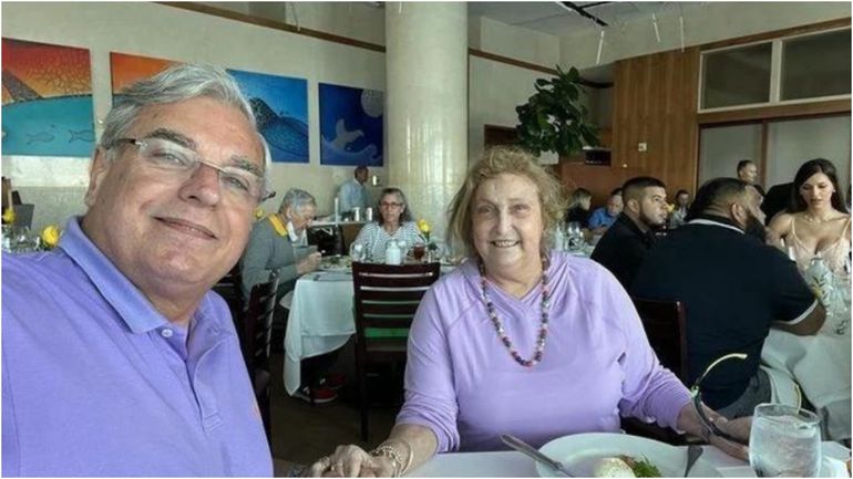 La buena noticia que recibió Carlos Monti en medio de su tristeza por la muerte de su esposa