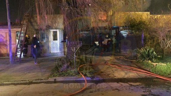 La mujer, de 36 años, entró a su casa incendiada y no pudo salir.