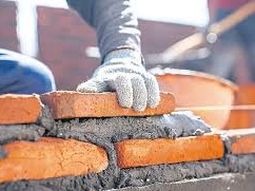 Lenta recuperación de la construcción tras tocar un piso en marzo. Lenta recuperación de la construcción tras tocar un piso en marzo.