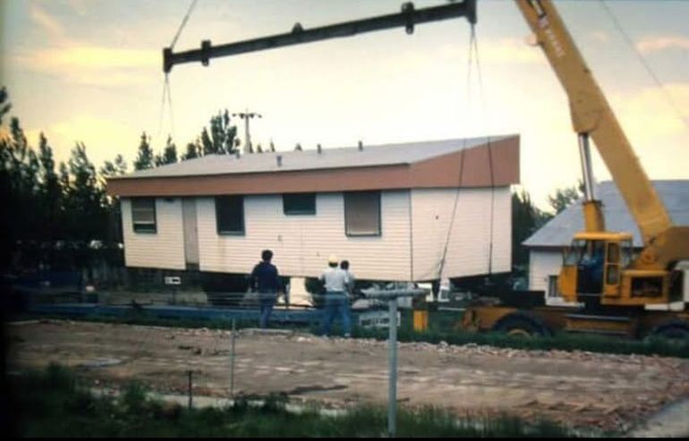 En 1992 con la finalización de la edificación de la represa las casa de Rincón fueron levantadas. Algunas fueron trasladadas al pueblo. y otras fueron trasladadas en camiones. En 1992 con la finalización de la edificación de la represa las casa de Rincón fueron levantadas. Algunas fueron trasladadas al pueblo. y otras fueron trasladadas en camiones.