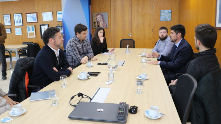 La Muni y Enacom llevarán internet a 5 mil familias del Oeste