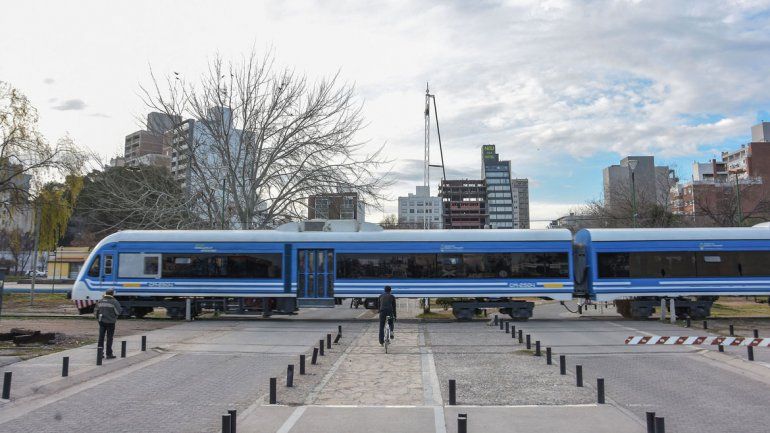 El tren cubre el trayecto Neuquén-Cipolletti. Si se extendiera