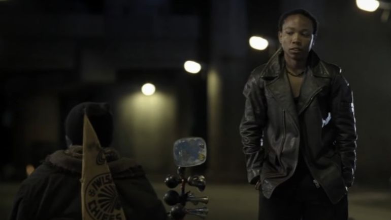 El actor Presley Chweneyagae tuvo una brillante participación en Tsotsi