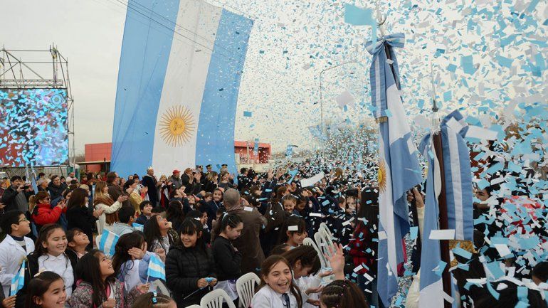 Se postergó para la tarde la promesa a la bandera en el Paseo de la Costa