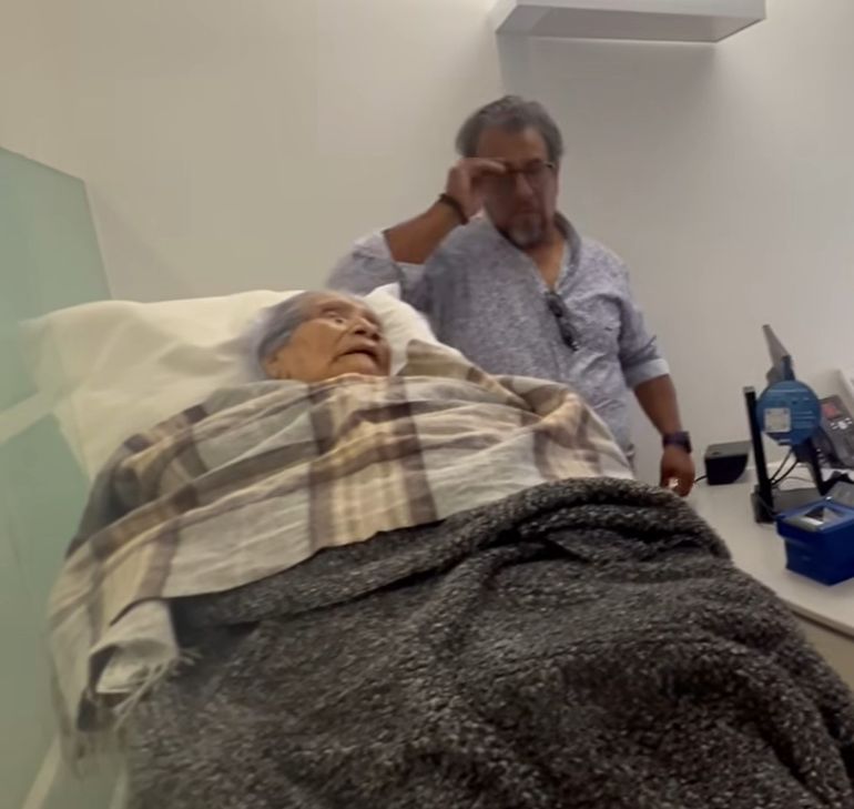 El banco argumentó que precisaba que la mujer fuera en persona para validar su identidad porque su cuenta presentaba fallas en la verificación del sistema biométrico.