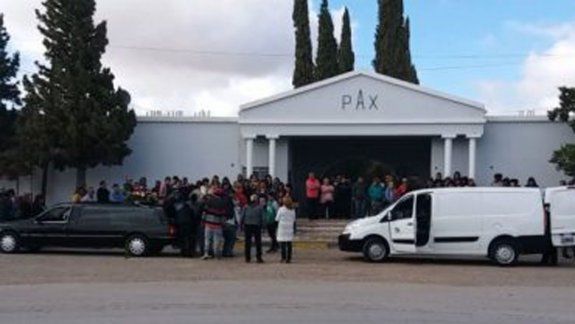 Despidieron a Karina y su hija en una sentida ceremonia