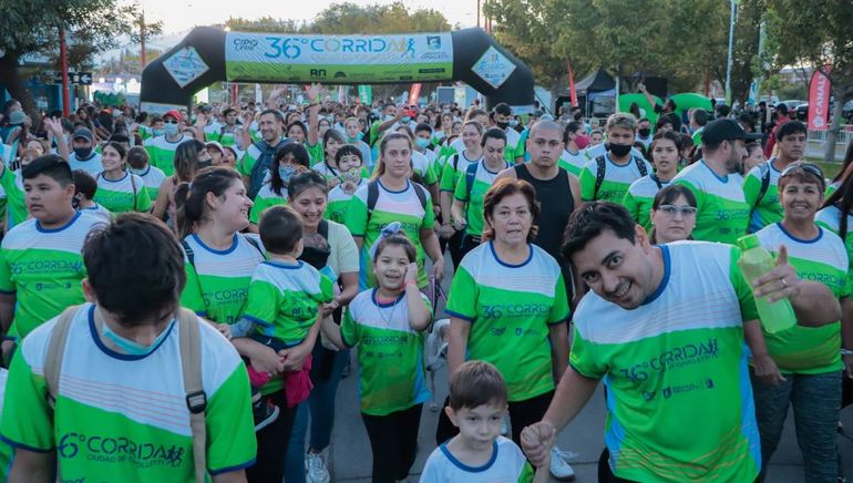 La Corrida: las calles de Cipolletti se llenaron de familias
