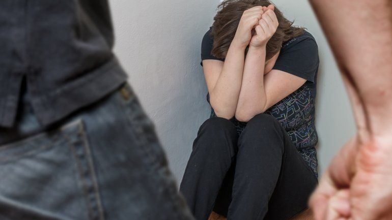 El victimario golpeó y pateó a la mujer