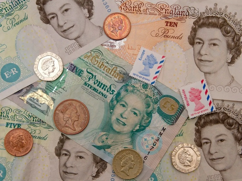 Isabel II es la imagen de billetes, estampillas y más productos: ¿Cuánto costará reemplazarla?