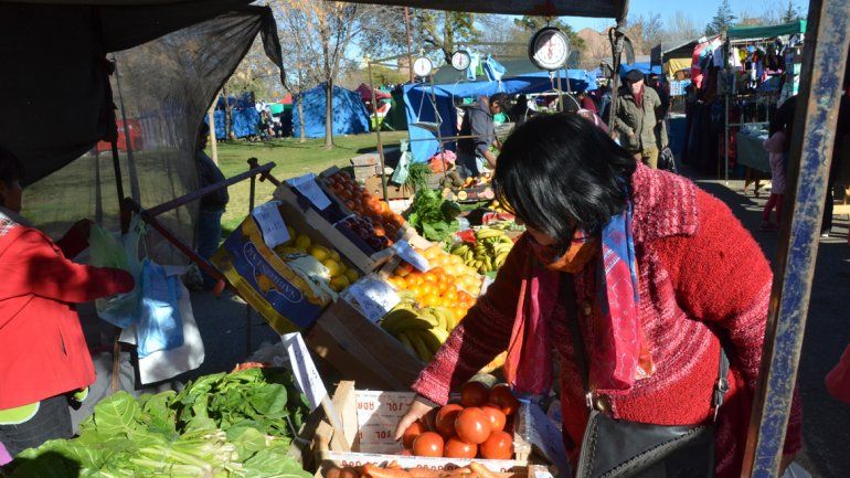 Preguntar y buscar los mejores precios sin que caiga la calidad. En la feria se vende mucho
