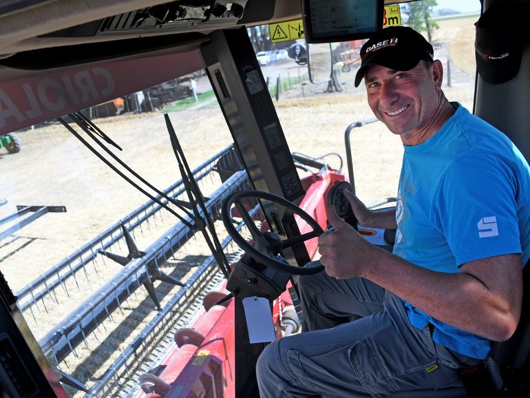 Abbondanzieri trabaja en el campo de su provincia natal, Santa Fe. Abbondanzieri trabaja en el campo de su provincia natal, Santa Fe.