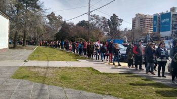 por el corte en los puentes, el tren del valle no dio abasto por el corte en los puentes, el tren del valle no dio abasto