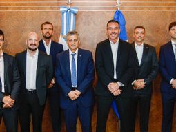 Con la incorporación de PECOM, Clear, Duralitte, Grupo Horizonte, NOV, y SIAM, son 19 las empresas de servicio que se suman al Instituto Vaca Muerta. Con la incorporación de PECOM, Clear, Duralitte, Grupo Horizonte, NOV, y SIAM, son 19 las empresas de servicio que se suman al Instituto Vaca Muerta.