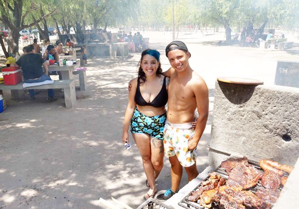 El asado se impone en la costa  del Limay