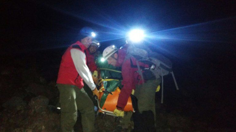 Tras nueve horas de operativo, rescataron a otro andinista en el volcán Lanín