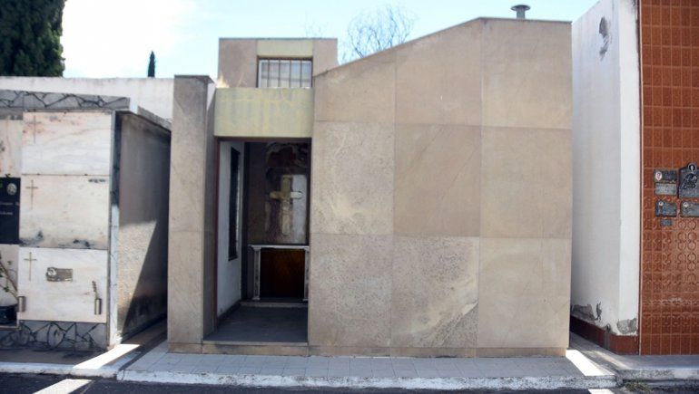 El panteón que tenía la familia Sapag en el cementerio de Neuquén.